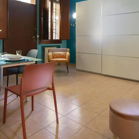Blu Flat * Bologna